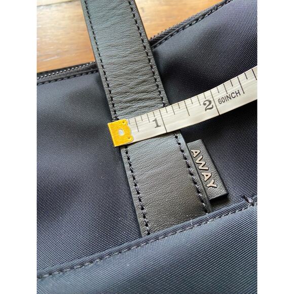 AWAY 'The Weekender' Black Travel Bag w/Pass Thru Sleeve Mens - Picture 11 of 12